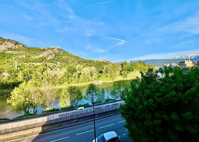 105 - Calme & Equipe Avec Parking Gratuit Grenoble