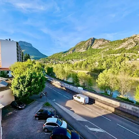 Appartement 105 - Calme & Equipe Avec Parking Gratuit *